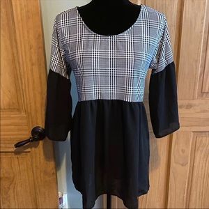 New! Piphany M McQueen B&W Houndstooth Blouse